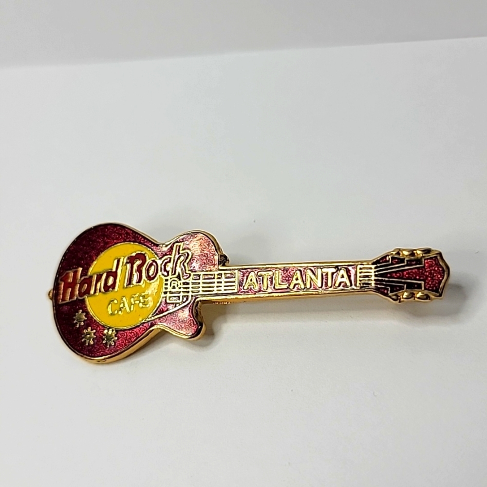 💚 Atlanta Hard Rock Cafe Guitar Pin Vintage